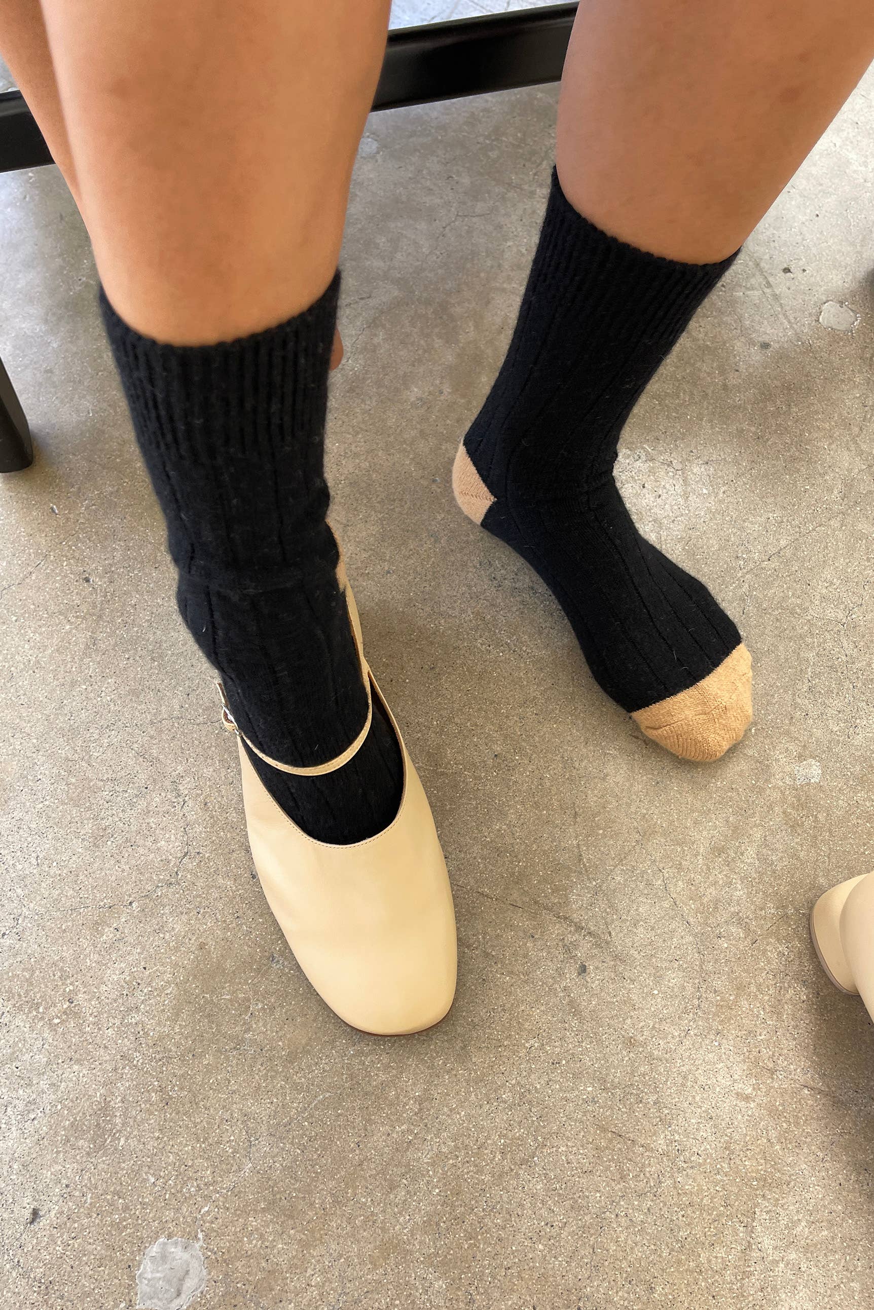 Classic Cashmere Socks - Image 24