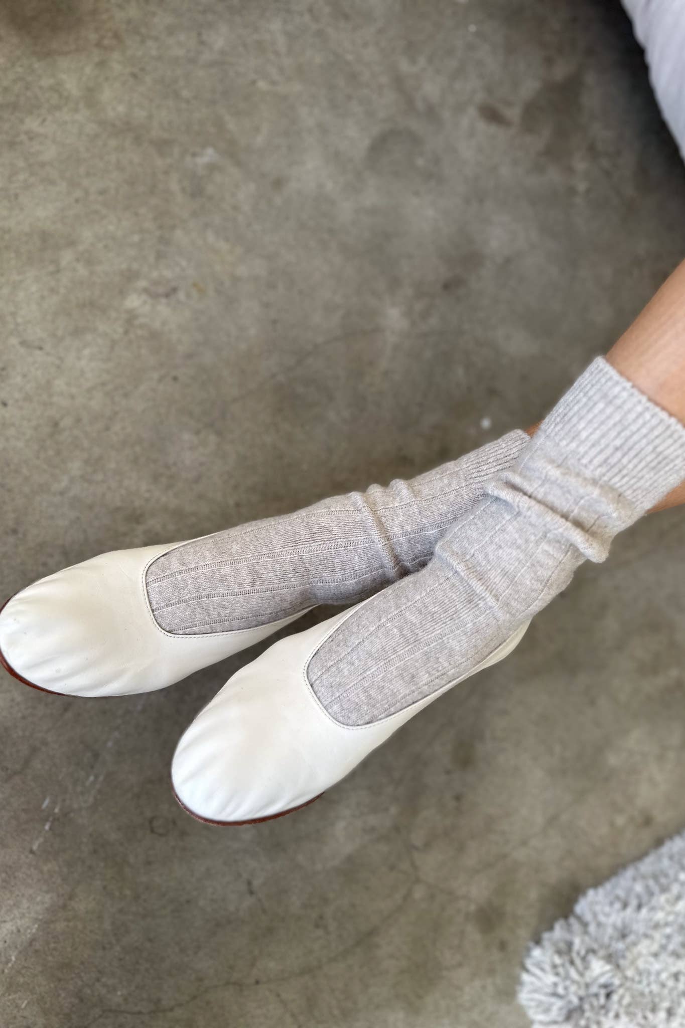 Classic Cashmere Socks - Image 33