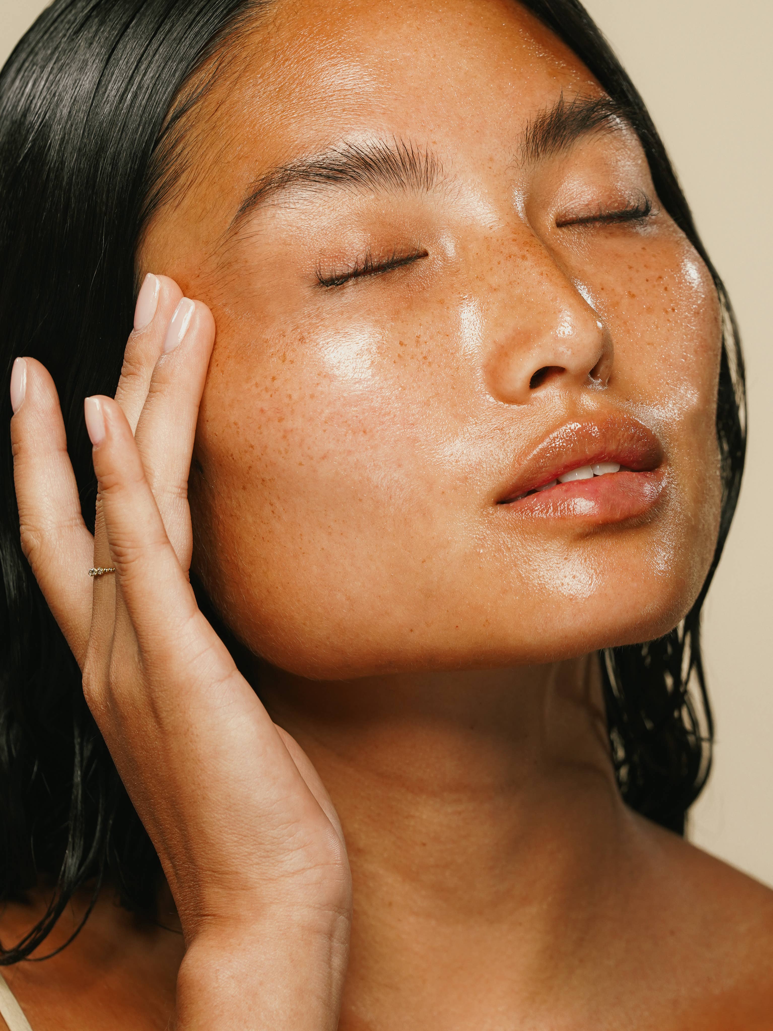 Clear Pure Radiance Oil - Image 5