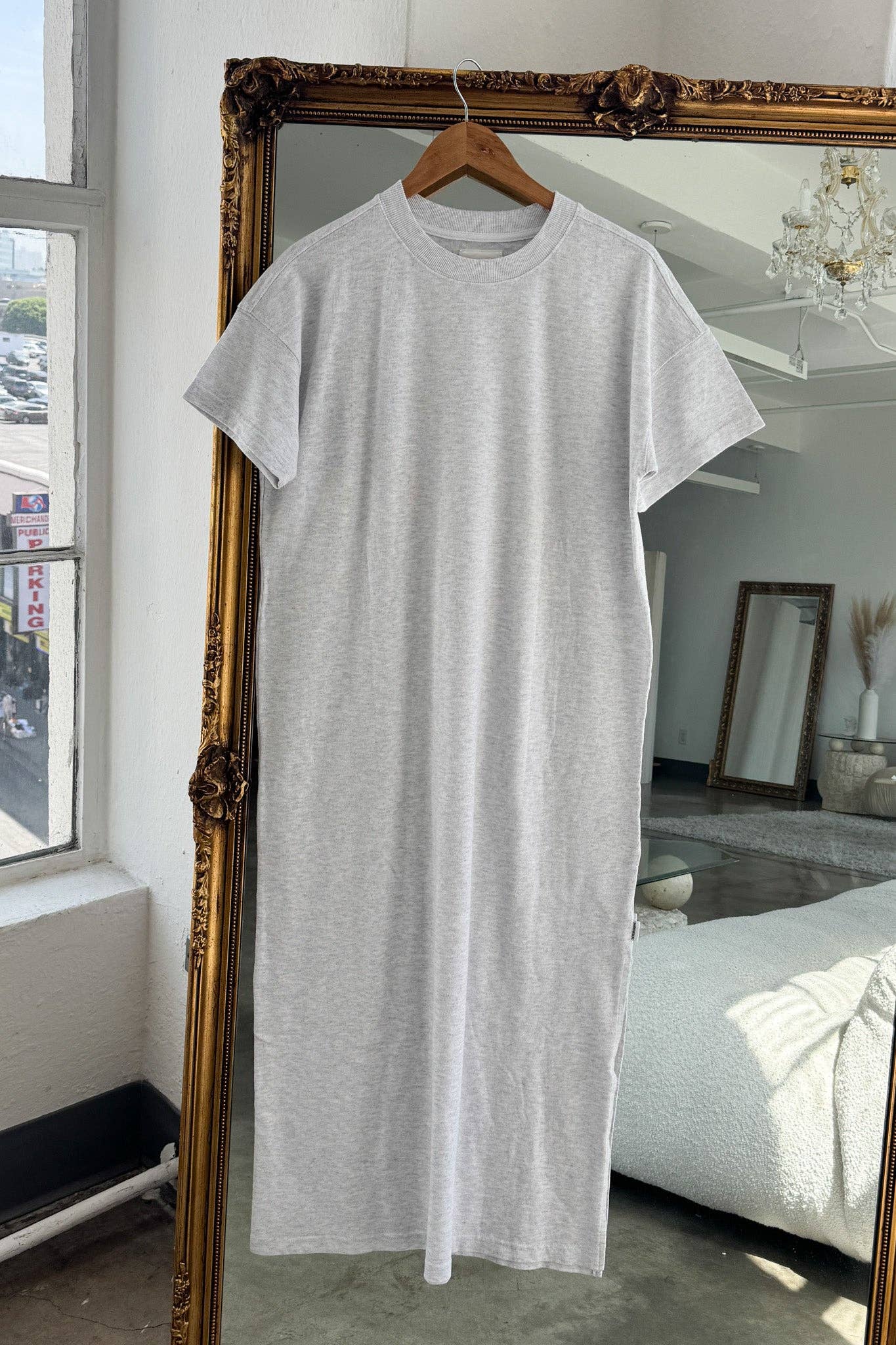 Her Dress - Image 2