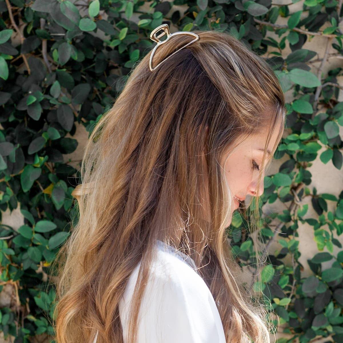 Open Shape Hair Claw - Image 3