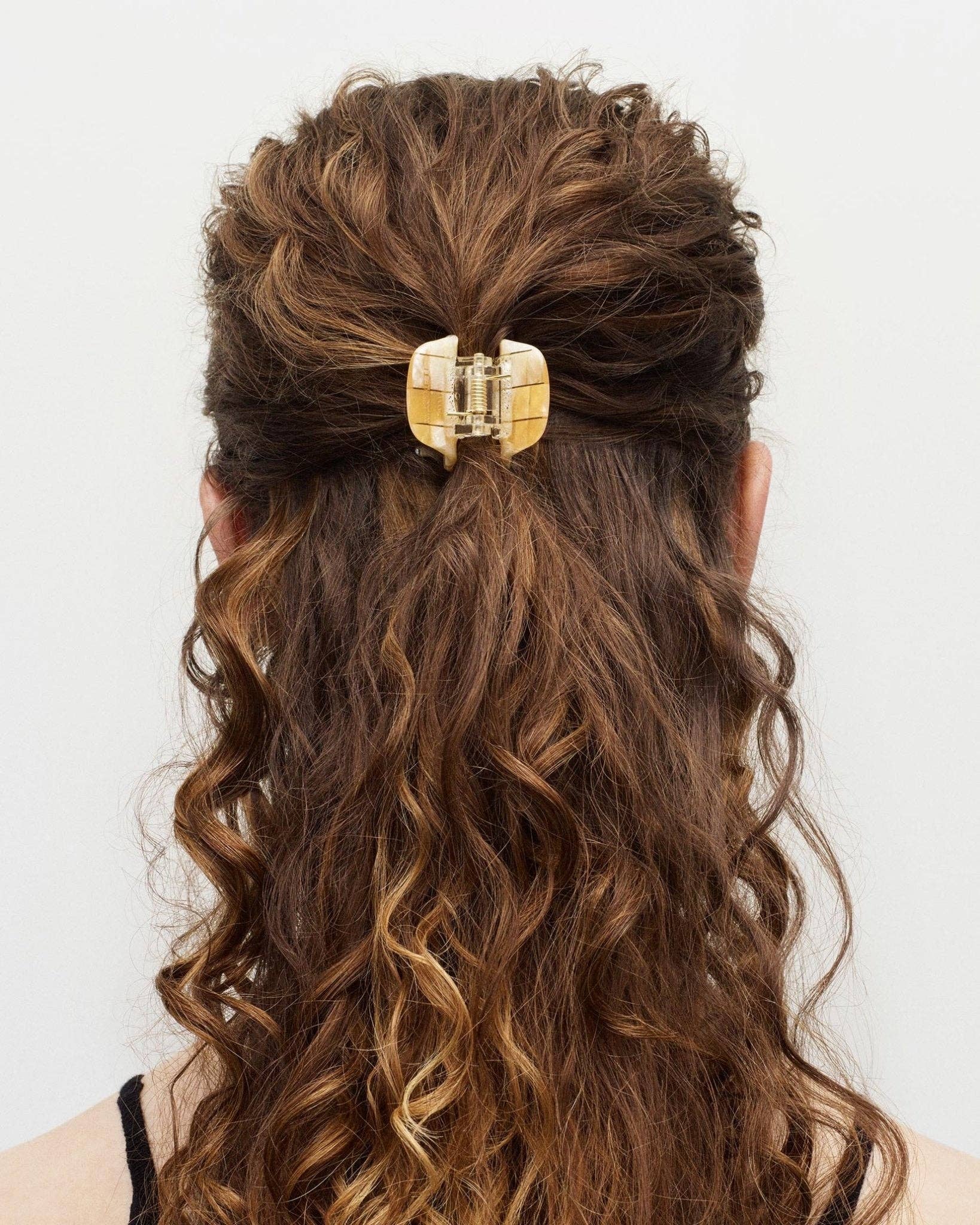 Mini Claw in Blonde Tortoise - Image 4